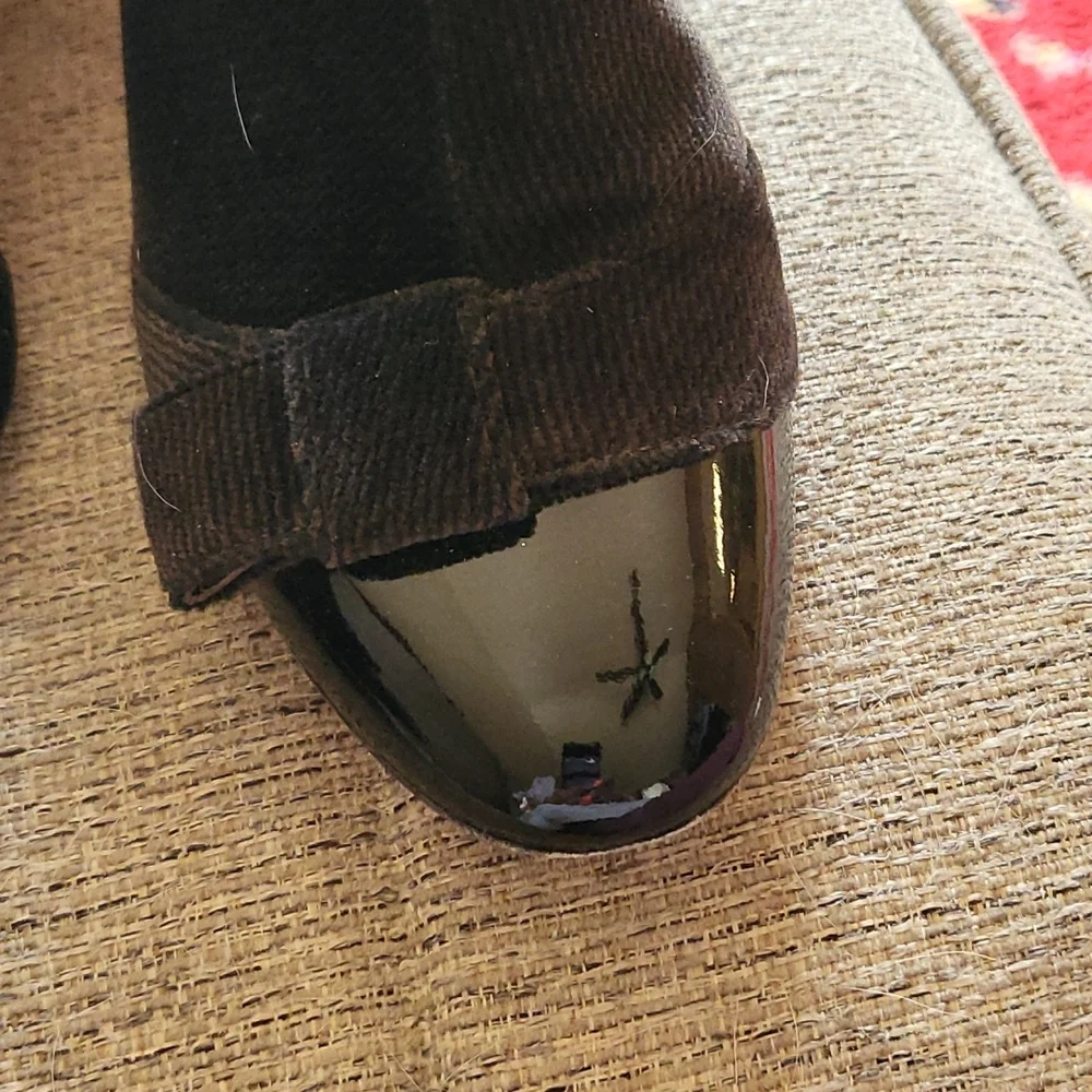 Shoes - Picture 3 of 4